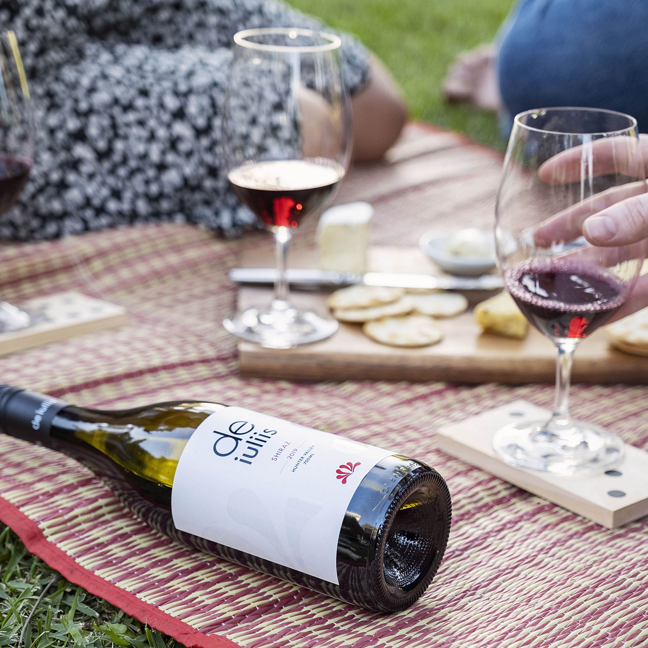 Put the ‘love’ in wine lover with our premium Hunter Valley wine gift ideas!